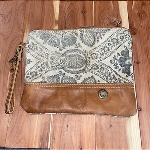Myra Elegant Gray Patterned‎ Clutch